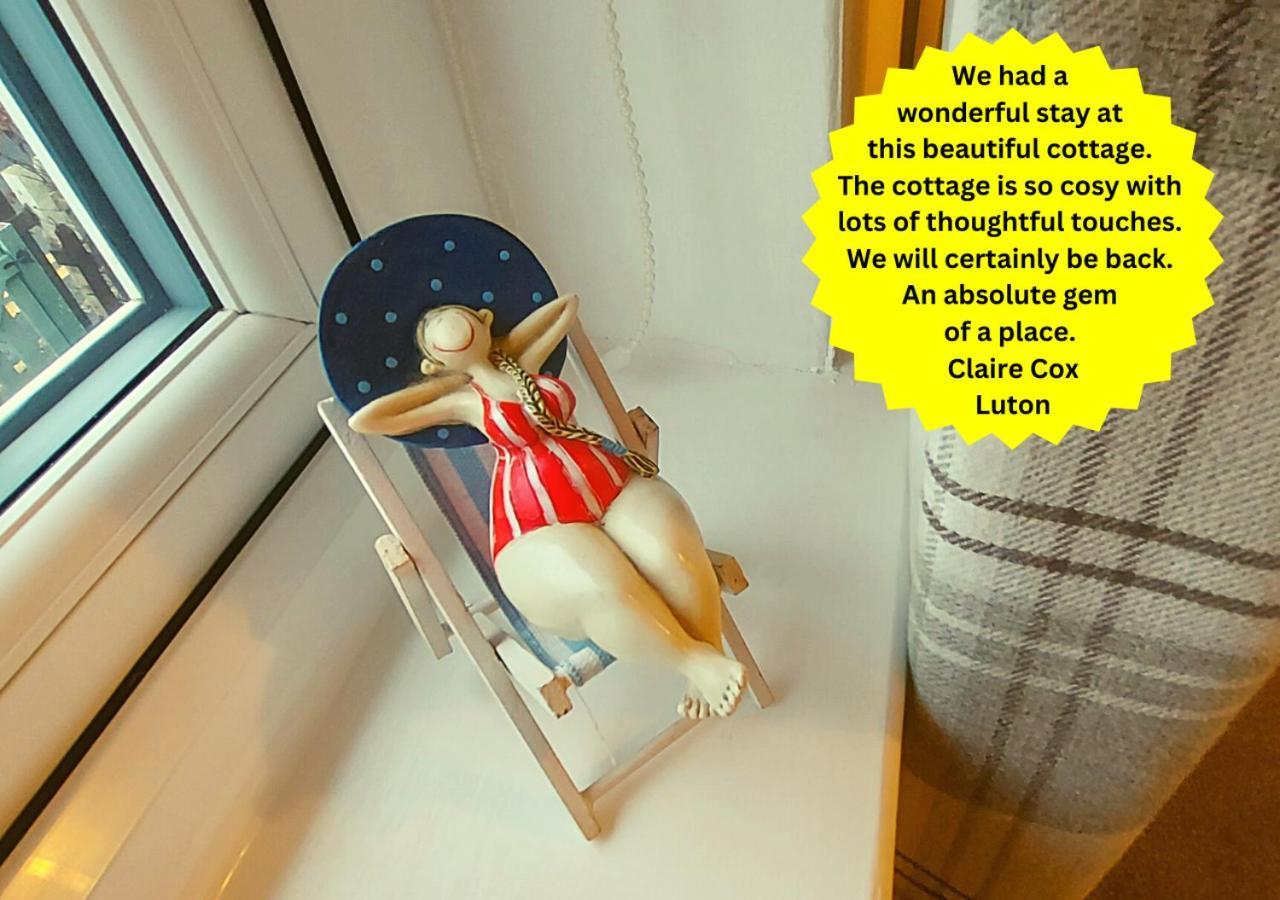 Romantic Lakeside Cottage By The Beach! With Super Cosy Log Burner! The Perfect Escape To Your Home From Home By The Sea! So Relaxing - You Won'T Want To Leave! Pet Friendly! Mablethorpe Exterior photo