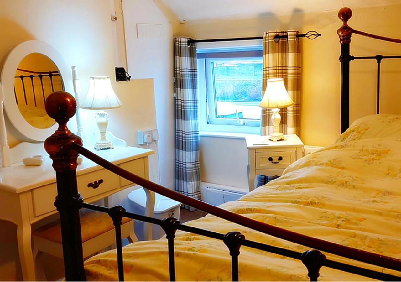 Romantic Lakeside Cottage By The Beach! With Super Cosy Log Burner! The Perfect Escape To Your Home From Home By The Sea! So Relaxing - You Won'T Want To Leave! Pet Friendly! Mablethorpe Exterior photo