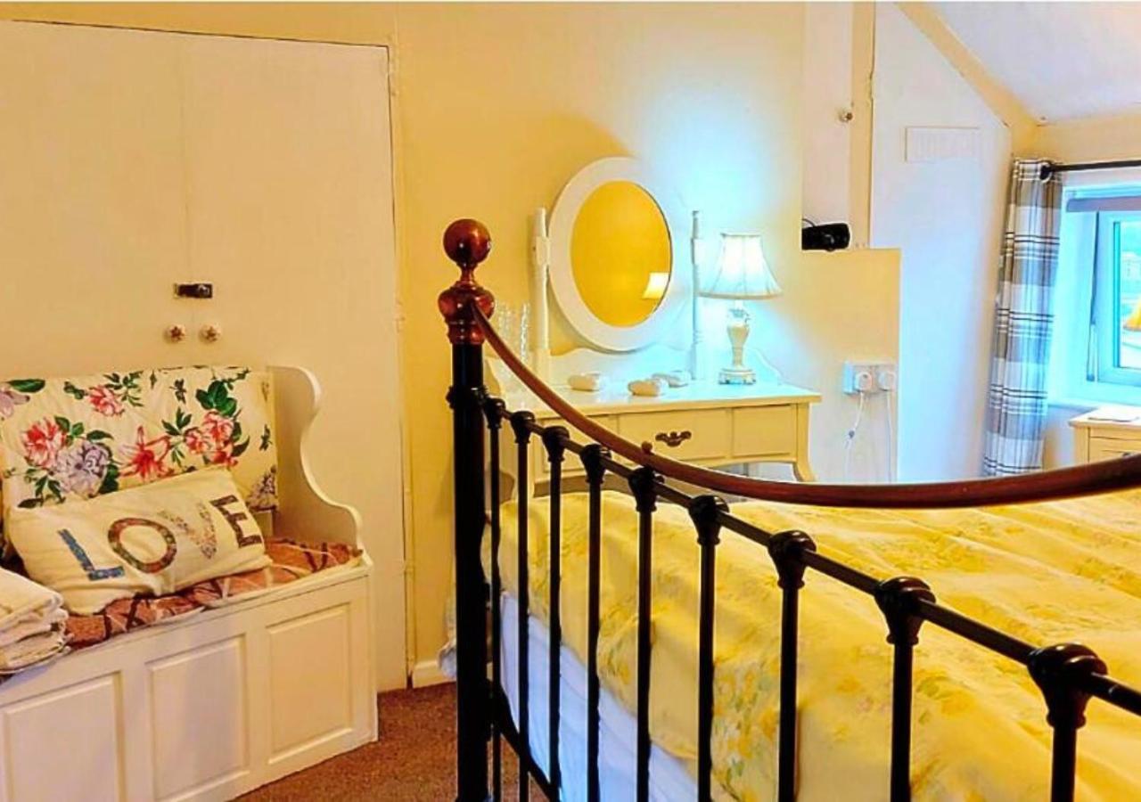 Romantic Lakeside Cottage By The Beach! With Super Cosy Log Burner! The Perfect Escape To Your Home From Home By The Sea! So Relaxing - You Won'T Want To Leave! Pet Friendly! Mablethorpe Exterior photo