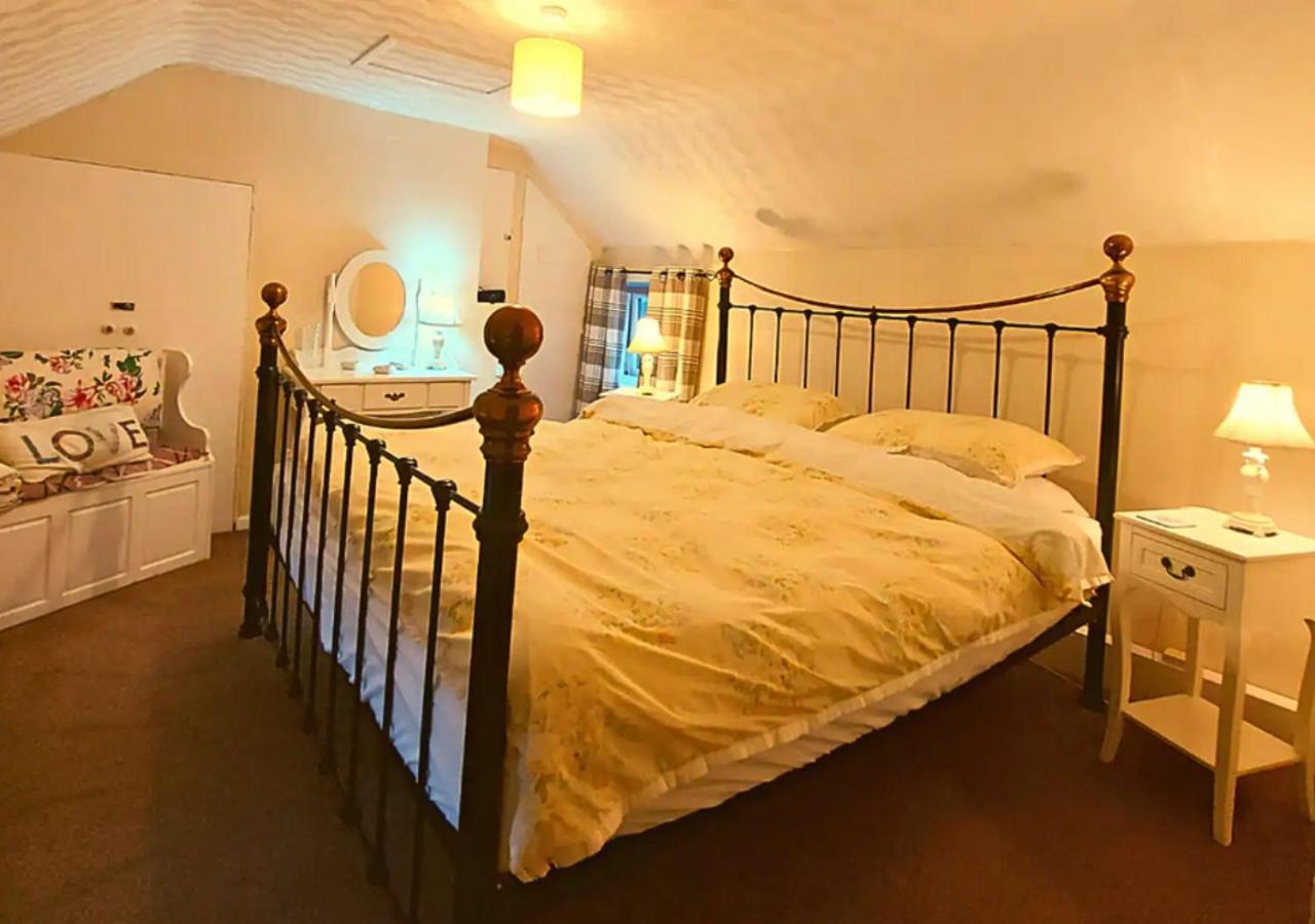 Romantic Lakeside Cottage By The Beach! With Super Cosy Log Burner! The Perfect Escape To Your Home From Home By The Sea! So Relaxing - You Won'T Want To Leave! Pet Friendly! Mablethorpe Exterior photo