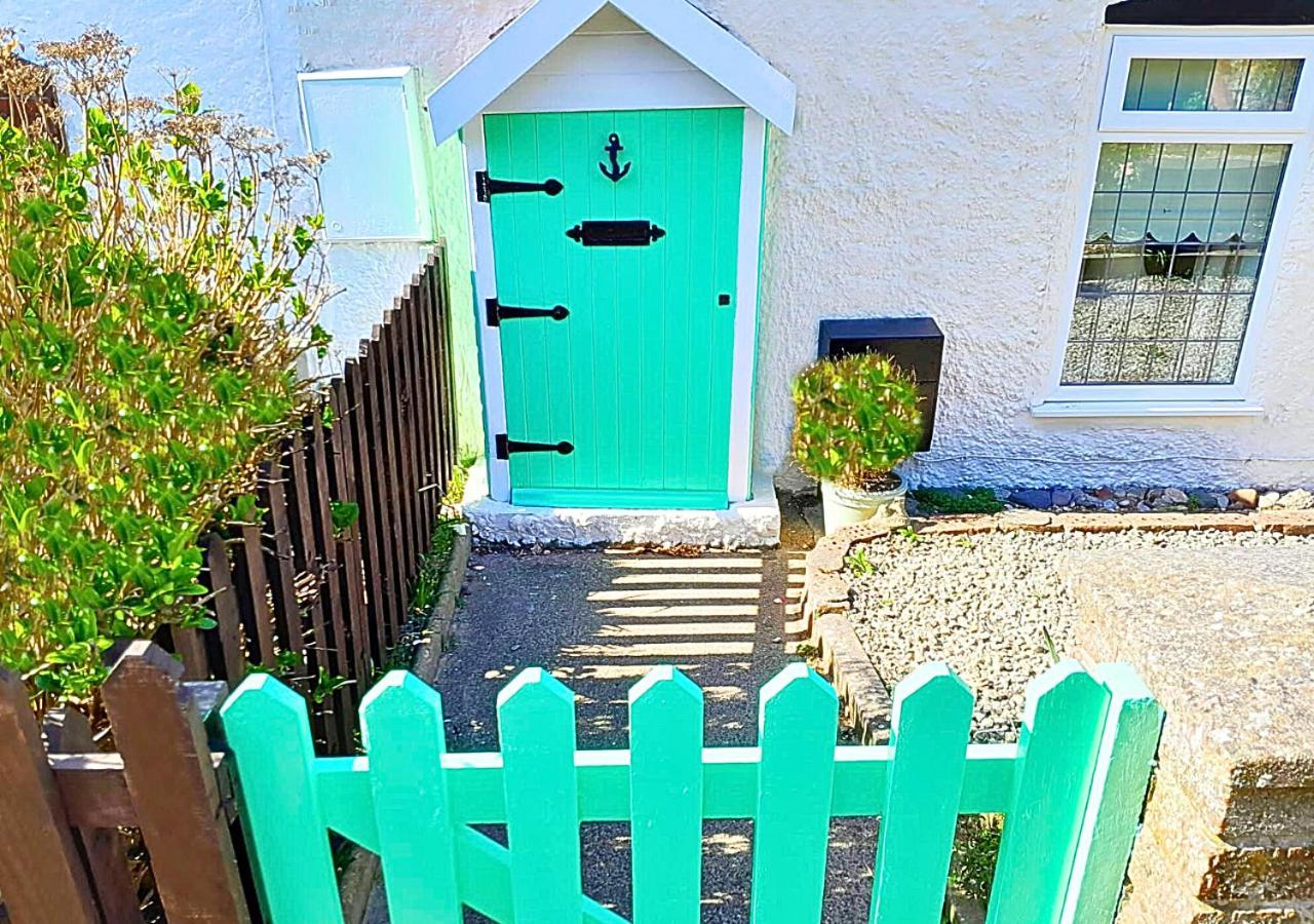 Romantic Lakeside Cottage By The Beach! With Super Cosy Log Burner! The Perfect Escape To Your Home From Home By The Sea! So Relaxing - You Won'T Want To Leave! Pet Friendly! Mablethorpe Exterior photo